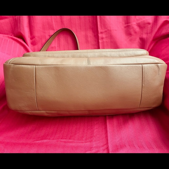 Leather coach - Picture 3 of 5